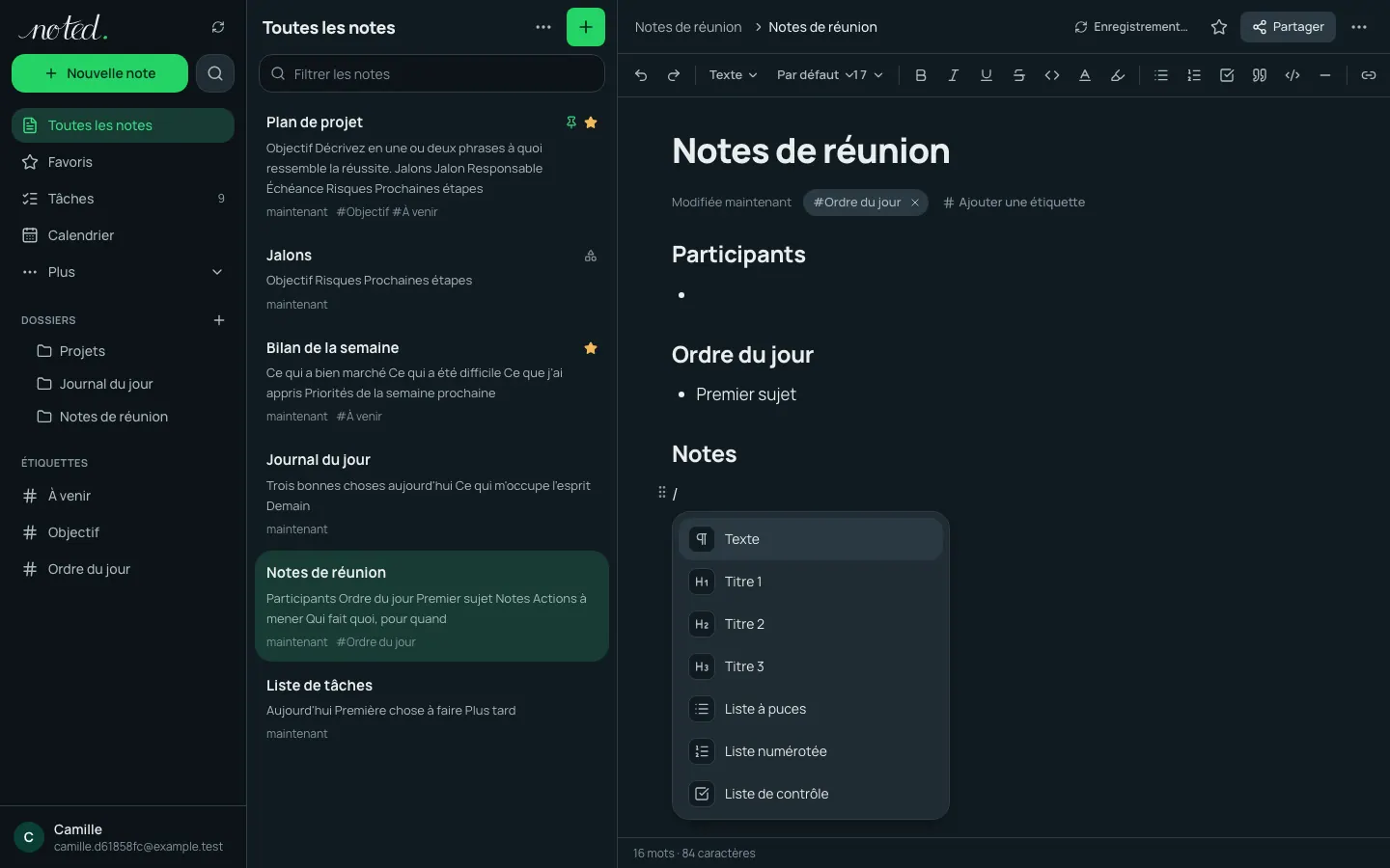 Le menu barre oblique de l'éditeur, avec la liste des blocs à insérer