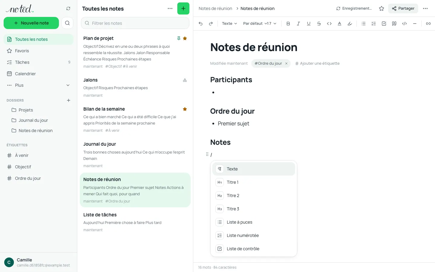 Le menu barre oblique de l'éditeur, avec la liste des blocs à insérer