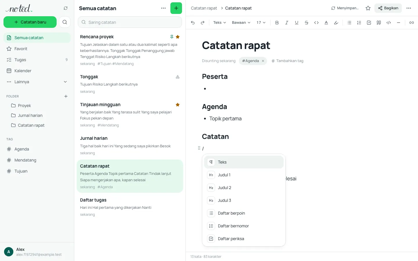 Menu garis miring di editor yang menampilkan blok untuk disisipkan
