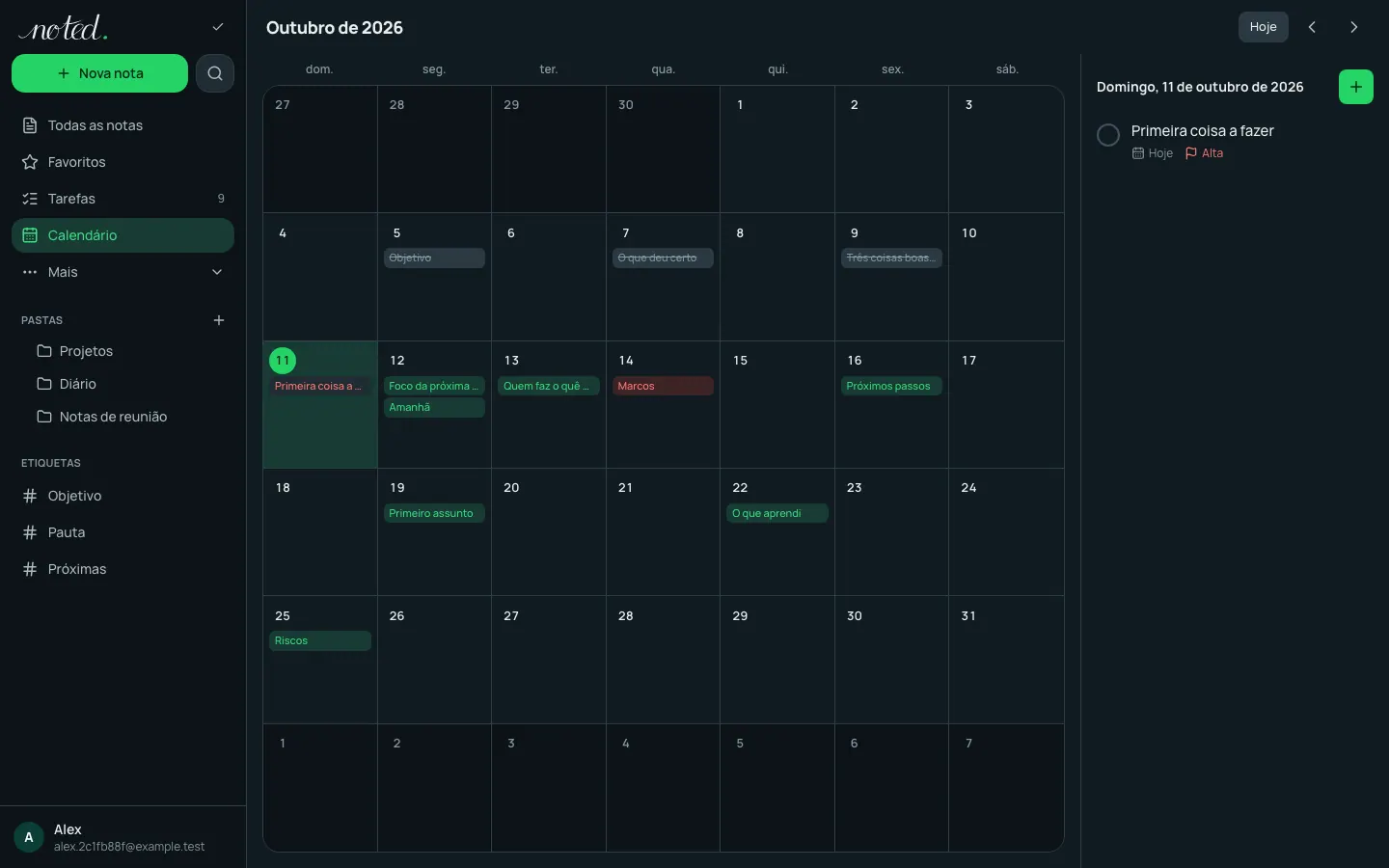 O calendário com tarefas e lembretes de um mês