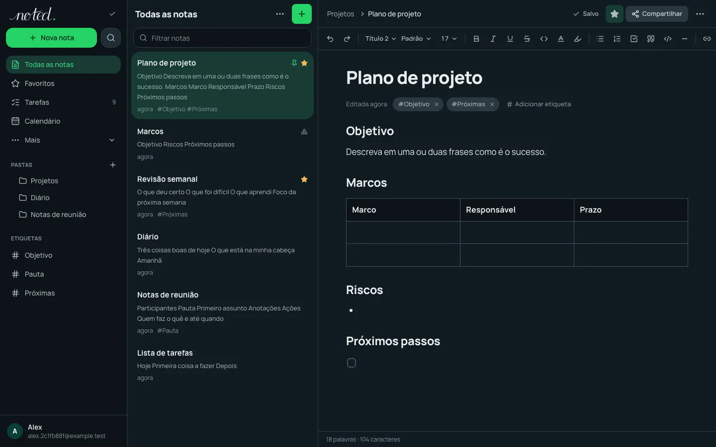 O editor do noted. com uma nota aberta ao lado da lista de pastas